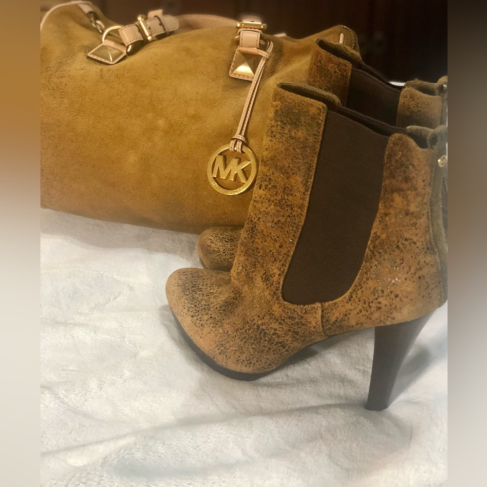 Michael Kors Handbag Satchel Top Handle and Bootie Boots Combo Tan Brown Size 10
